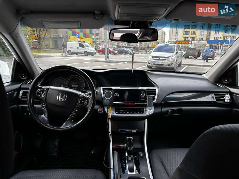 Седан Honda Accord 2013 в Софиевской Борщаговке