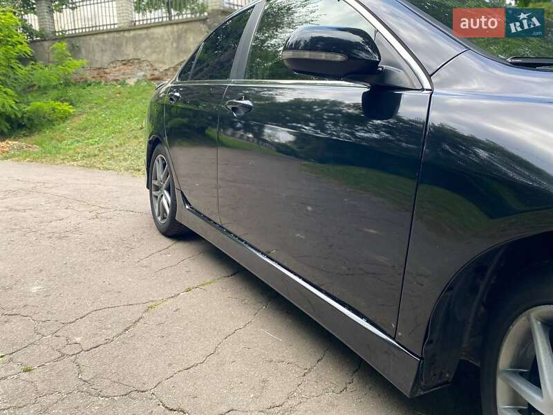 Седан Honda Accord 2007 в Остроге