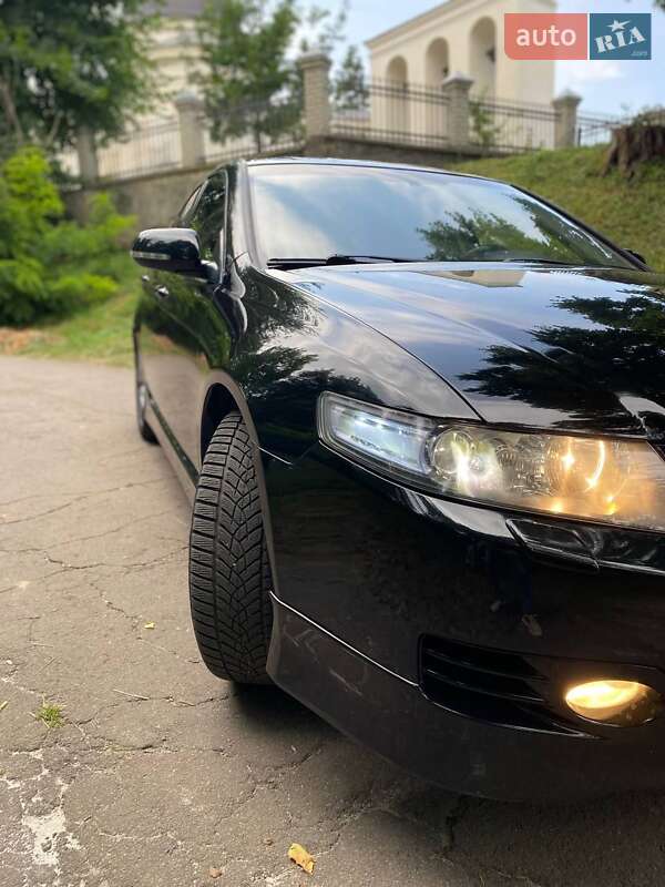 Седан Honda Accord 2007 в Остроге