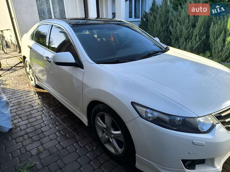 Седан Honda Accord 2010 в Киеве