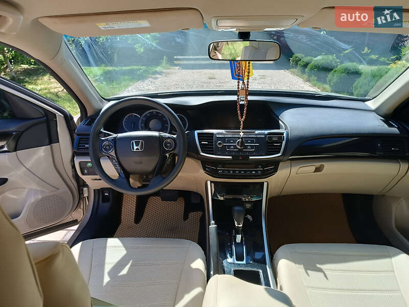 Седан Honda Accord 2017 в Шепетівці