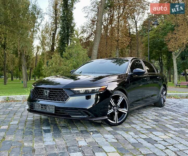 Седан Honda Accord 2023 в Киеве