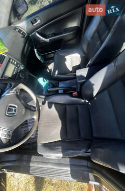Седан Honda Accord 2004 в 