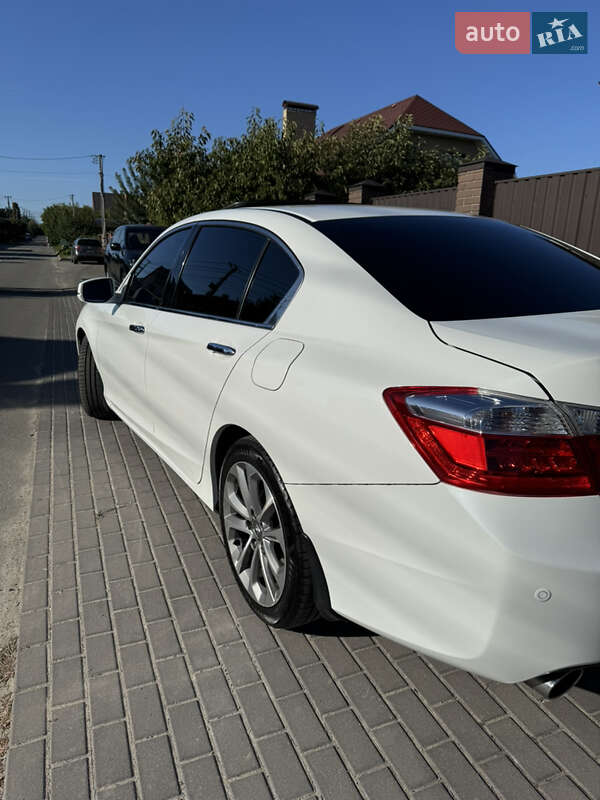 Седан Honda Accord 2013 в Киеве