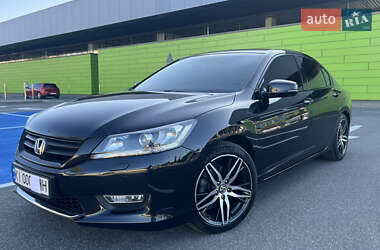 Седан Honda Accord 2013 в 