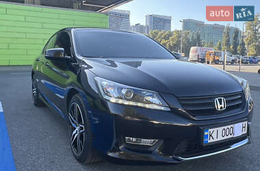 Седан Honda Accord 2013 в 