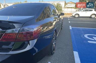 Седан Honda Accord 2013 в 