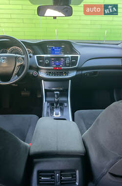 Седан Honda Accord 2013 в 