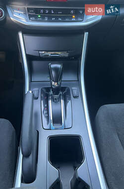 Седан Honda Accord 2013 в 