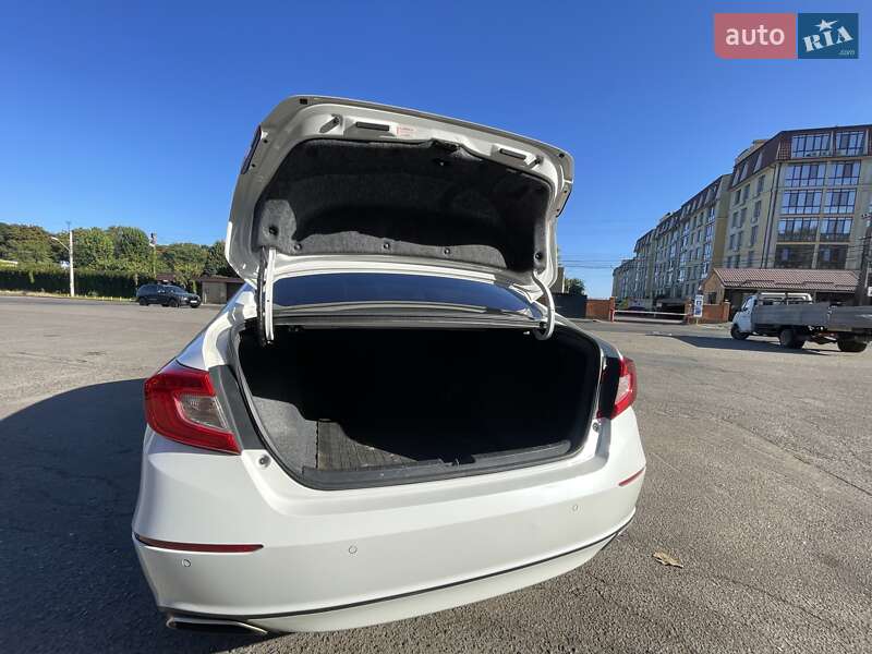 Седан Honda Accord 2018 в Одессе