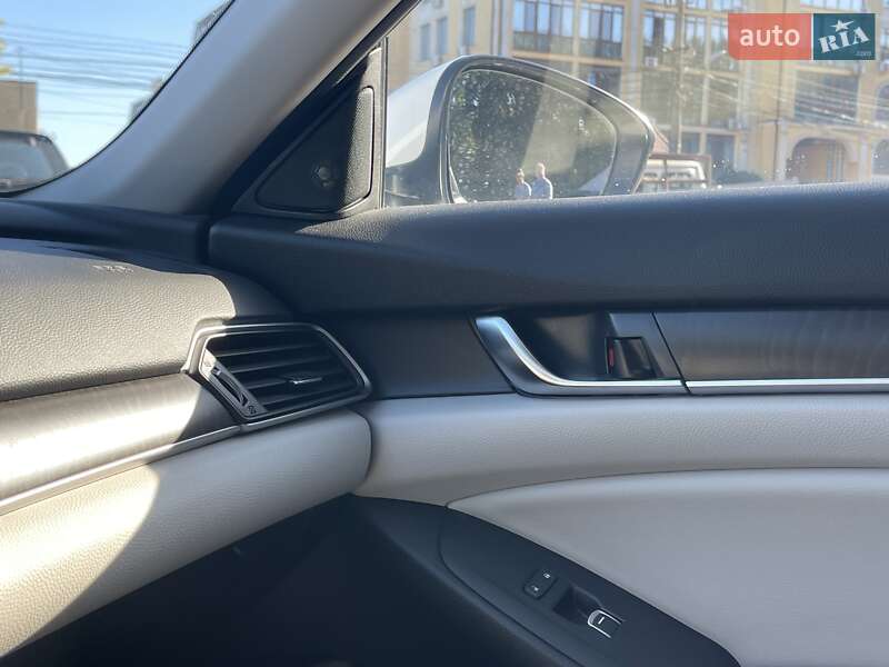 Седан Honda Accord 2018 в Одессе