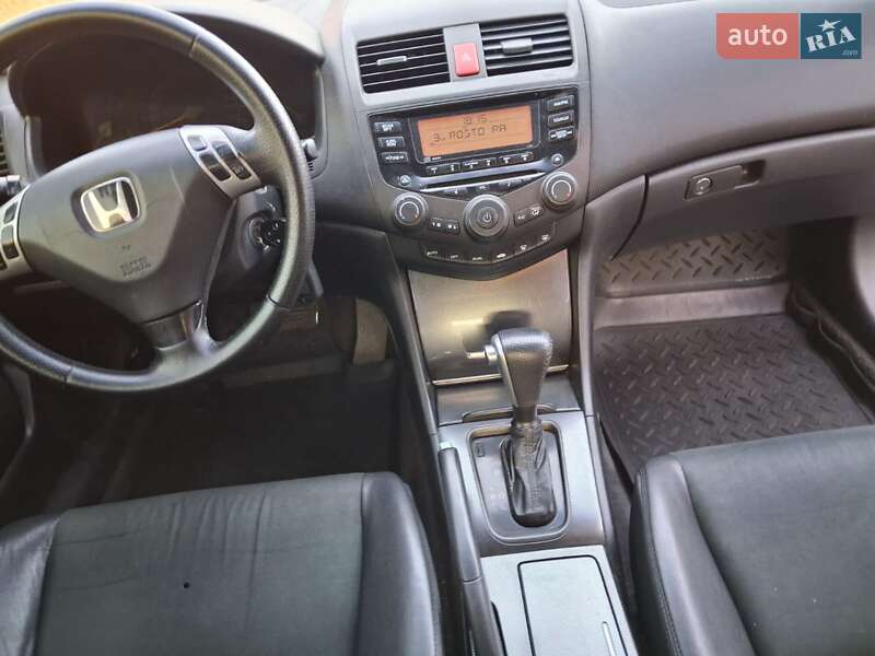 Седан Honda Accord 2004 в Черноморске