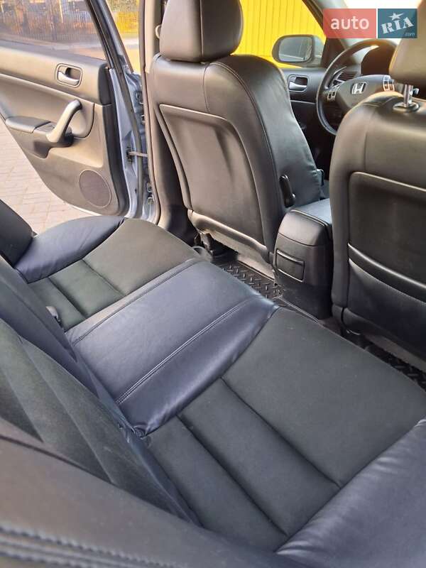 Седан Honda Accord 2004 в Черноморске