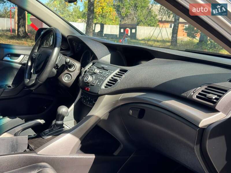 Седан Honda Accord 2011 в Ахтырке