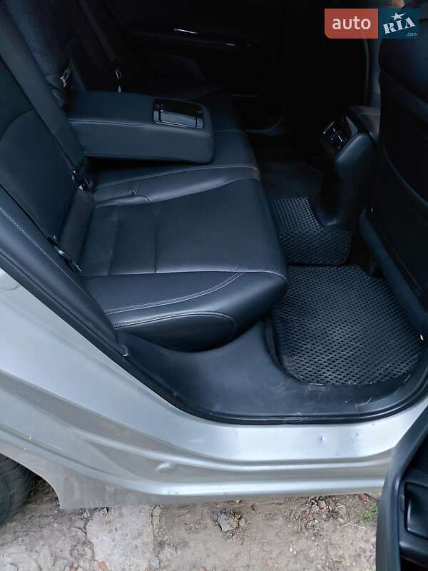 Седан Honda Accord 2013 в Сребном