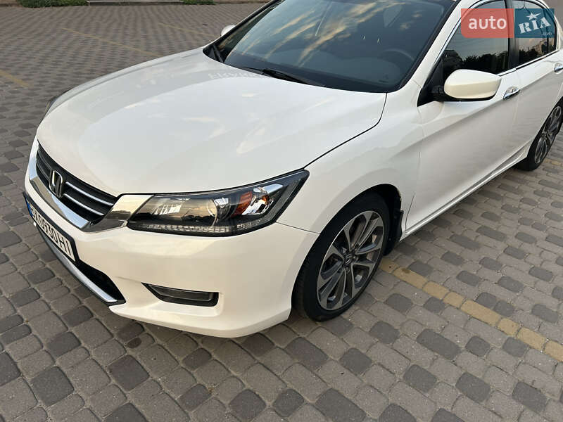 Седан Honda Accord 2015 в Хмельницькому