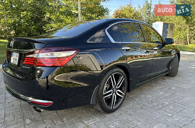 Седан Honda Accord 2015 в 