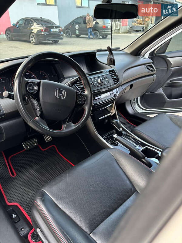 Седан Honda Accord 2017 в Самборе