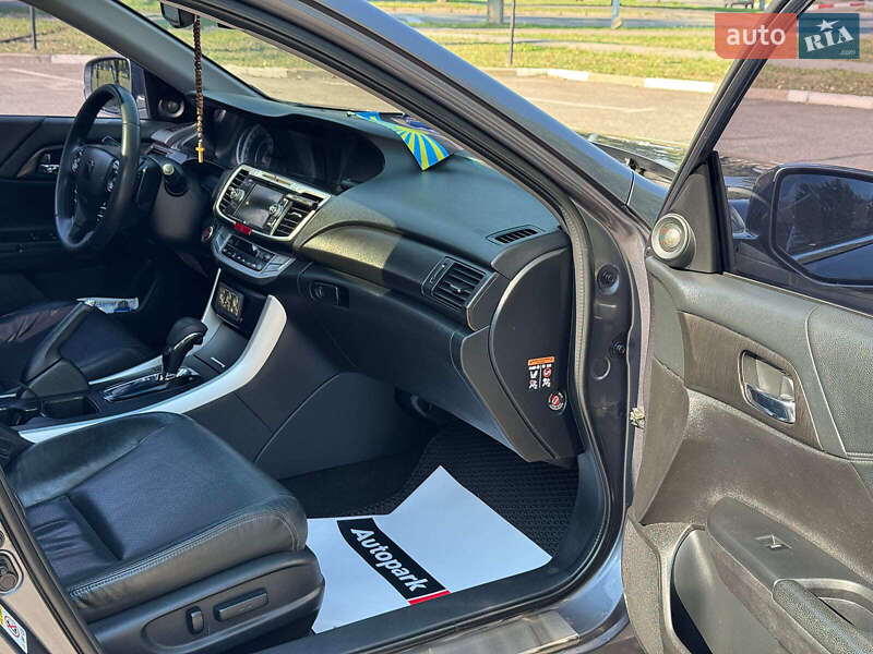 Седан Honda Accord 2013 в Запоріжжі