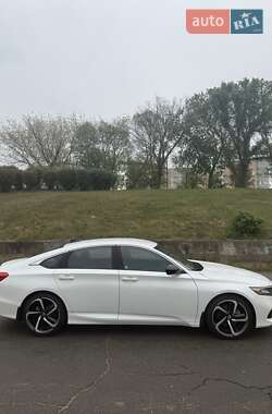 Седан Honda Accord 2022 в 
