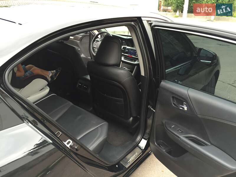 Седан Honda Accord 2013 в Житомирі