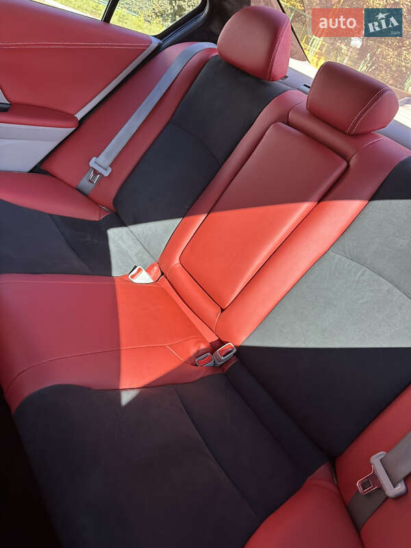 Седан Honda Accord 2016 в Львові