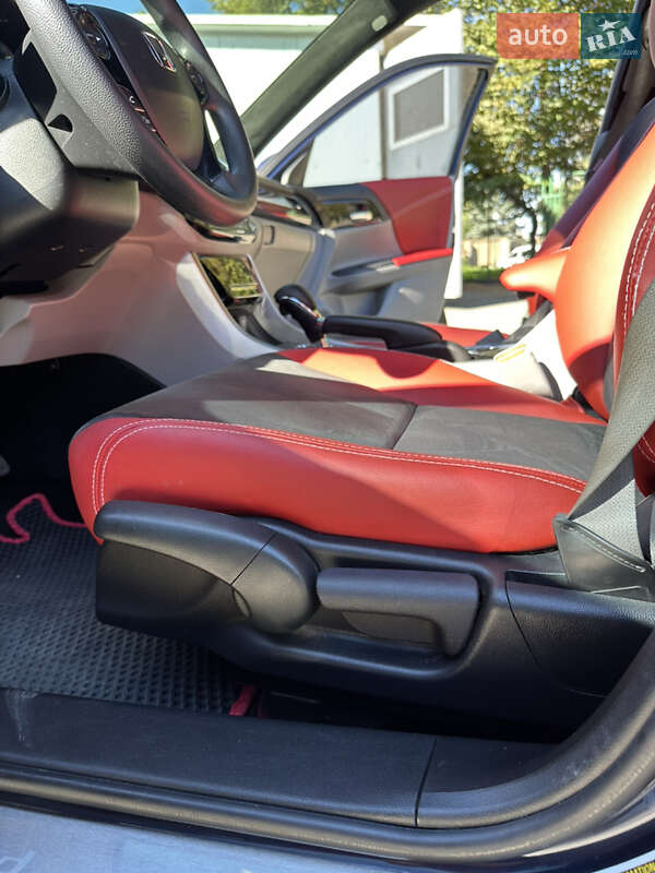 Седан Honda Accord 2016 в Львові