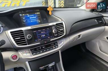 Седан Honda Accord 2015 в 