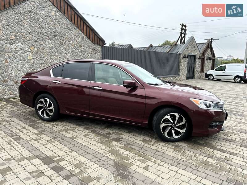 Седан Honda Accord 2017 в Киеве