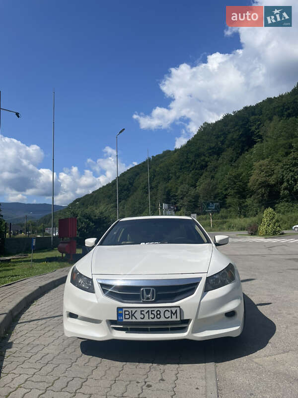 Купе Honda Accord 2012 в Рівному