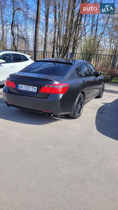 Седан Honda Accord 2013 в Києві