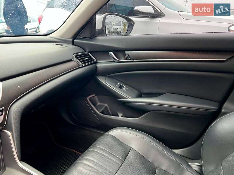 Седан Honda Accord 2018 в Львові