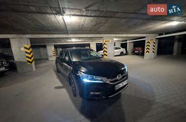 Седан Honda Accord 2014 в 