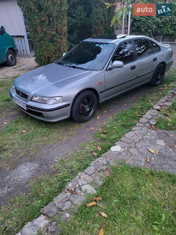 Седан Honda Accord 1997 в Владимире
