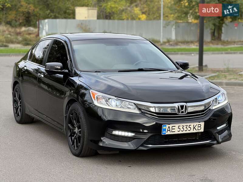 Седан Honda Accord 2015 в Днепре
