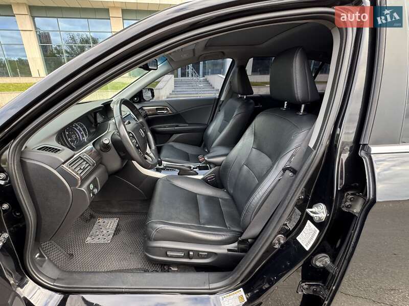 Седан Honda Accord 2015 в Днепре