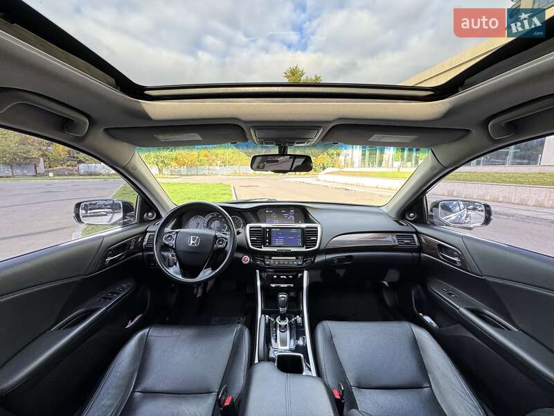 Седан Honda Accord 2015 в Днепре