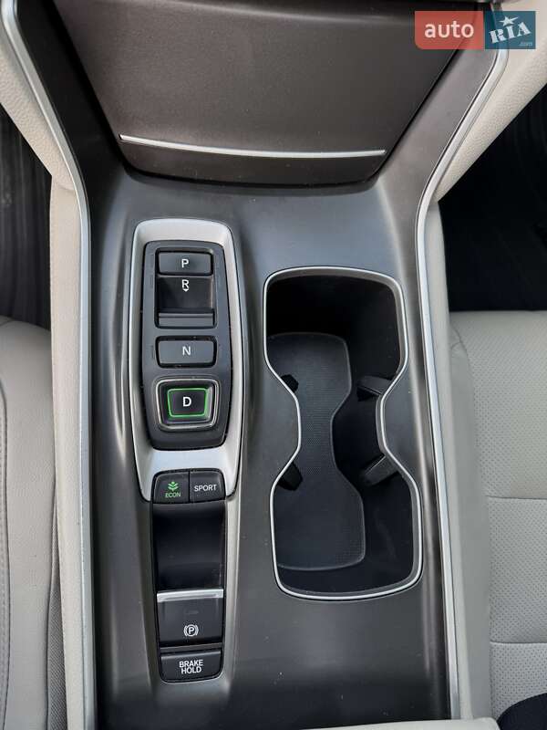Седан Honda Accord 2018 в Киеве