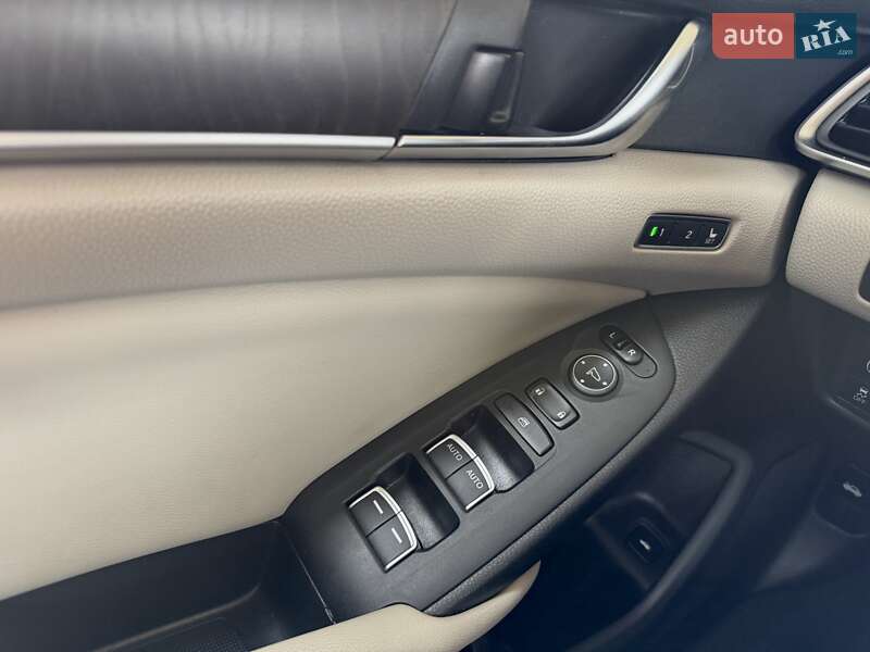 Седан Honda Accord 2018 в Киеве