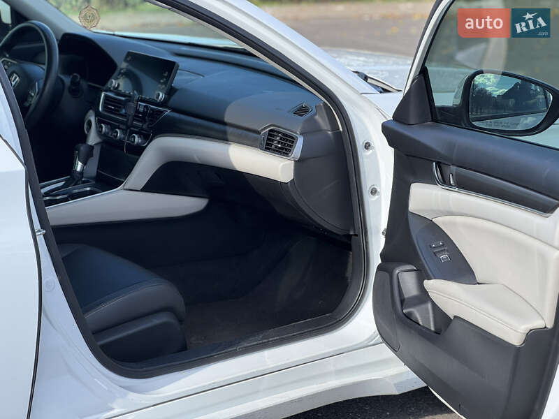 Седан Honda Accord 2018 в Кривом Роге