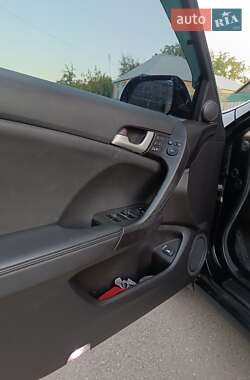 Седан Honda Accord 2010 в 