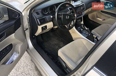 Седан Honda Accord 2013 в 