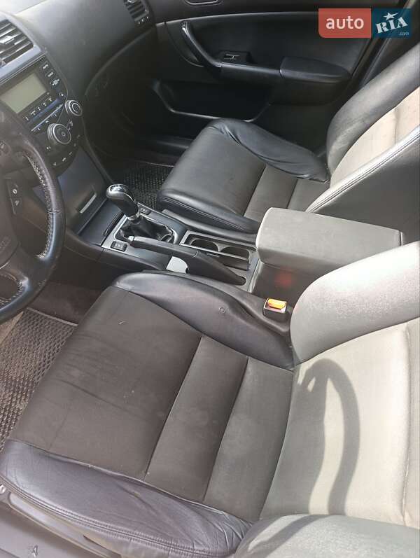 Седан Honda Accord 2006 в Кропивницком