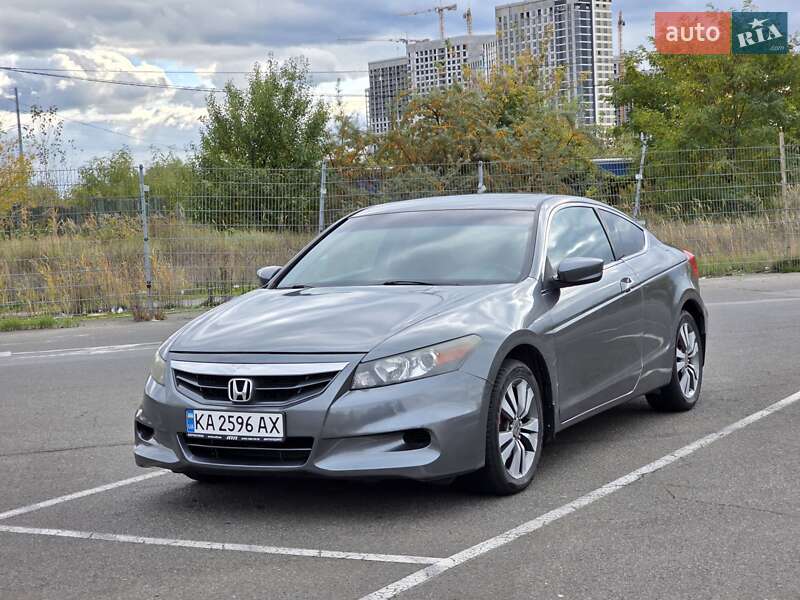 Купе Honda Accord 2012 в 