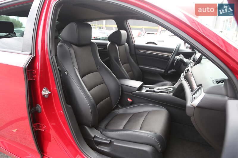 Седан Honda Accord 2018 в Киеве