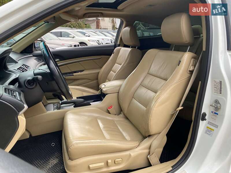 Купе Honda Accord 2011 в Киеве