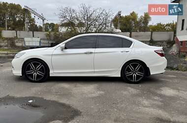 Седан Honda Accord 2015 в 