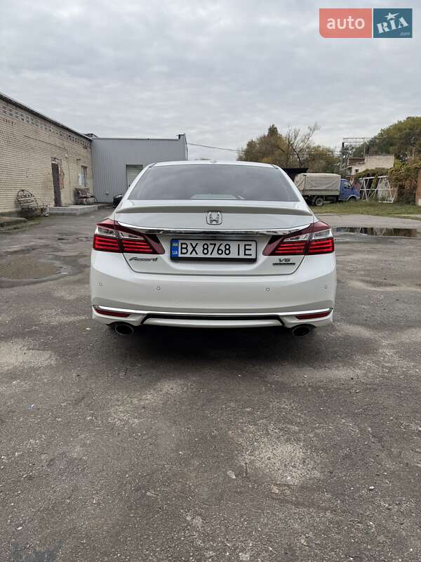 Седан Honda Accord 2015 в Хмельницком