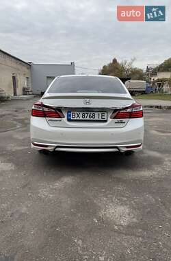 Седан Honda Accord 2015 в 