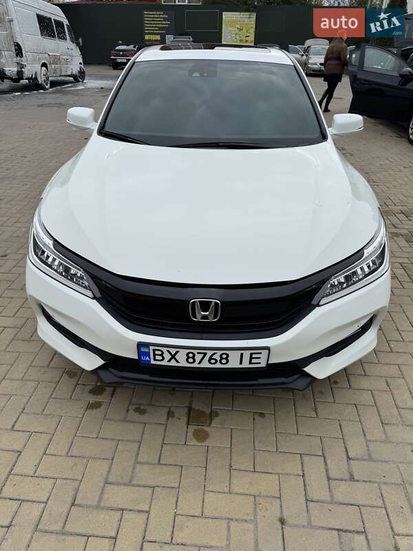 Седан Honda Accord 2015 в Хмельницком